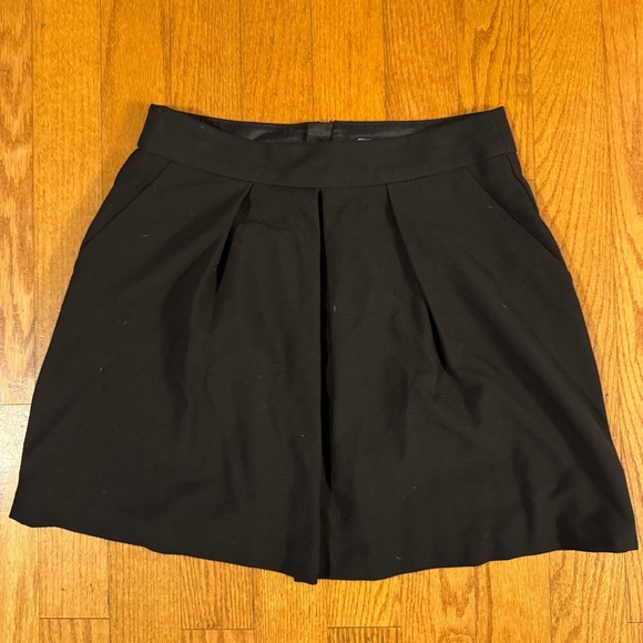 NWOT Trina Turk Classic Black Skirt Women’s Size 4 - Picture 1 of 5
